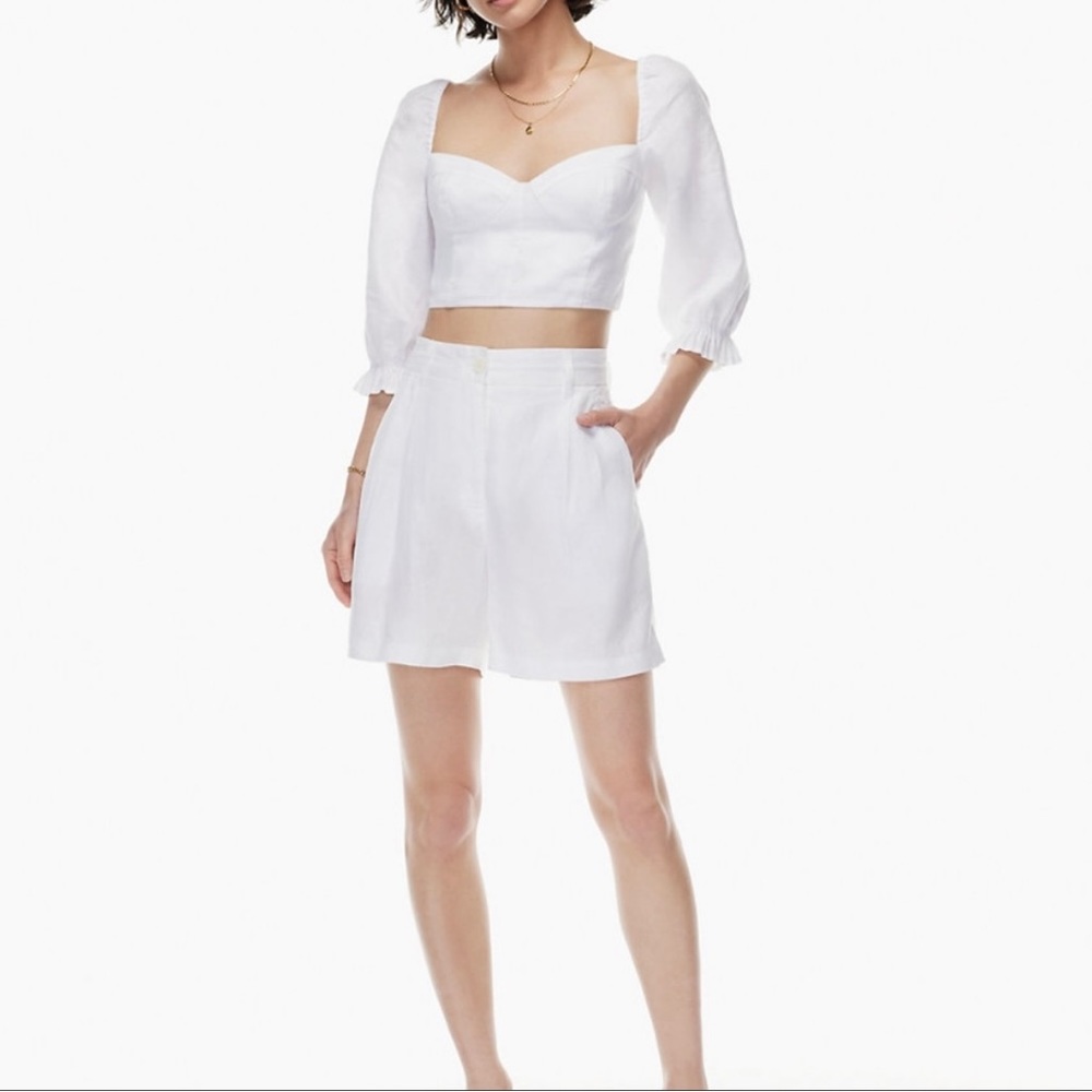 NWT ARITZIA WILFRED WHITE
LINEN SHORTS